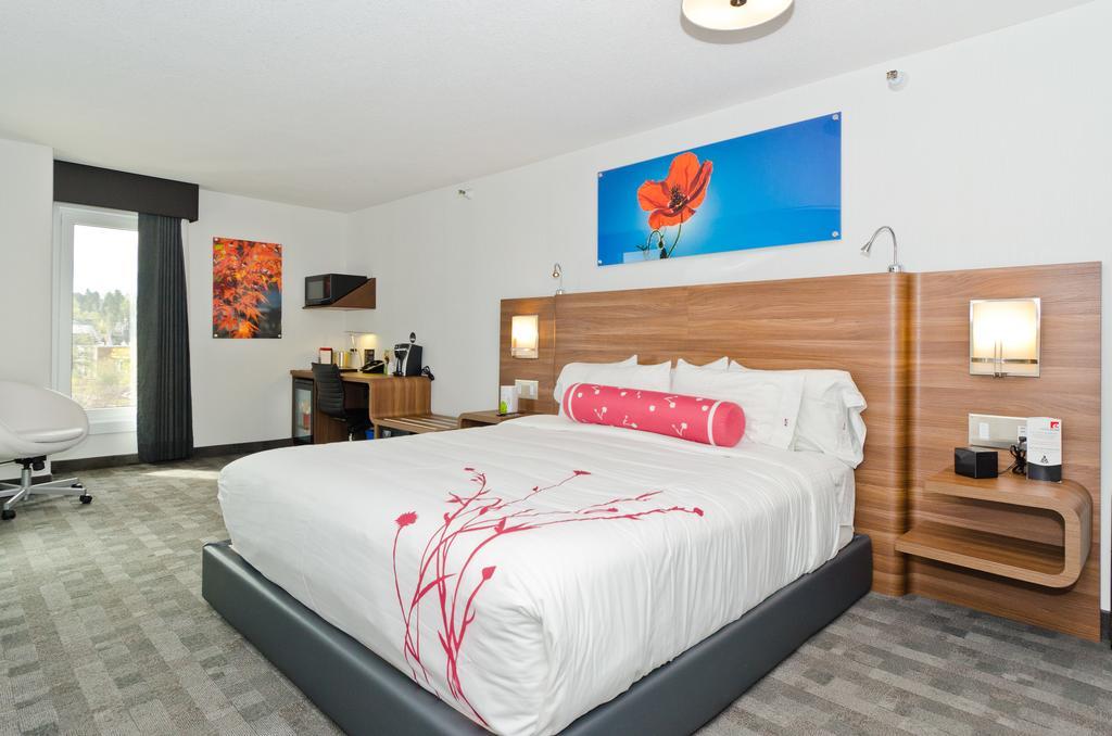 Hotel Elan YYC Exteriér fotografie
